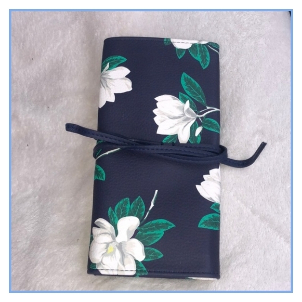 Draper James Blue Floral Travel Jewelry Ro… - Picture 3 of 11